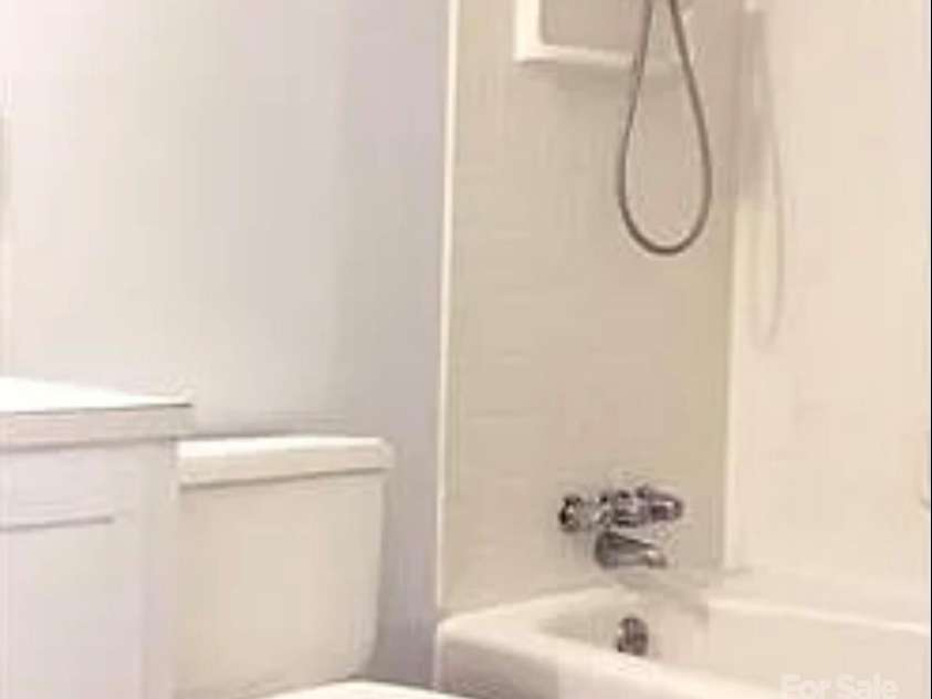 816 Alexander Street, Statesville, NC 28677.  MLS# CAR4292064, YatesRealty ID 35254. 