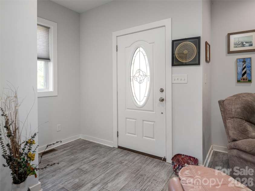 51 Verde Drive, Asheville, NC 28806.  MLS# CAR4400901, YatesRealty ID 35255. 