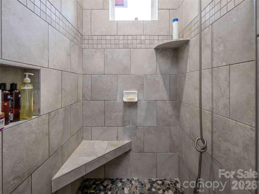 51 Verde Drive, Asheville, NC 28806.  MLS# CAR4400901, YatesRealty ID 35255. 