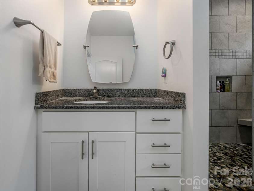 51 Verde Drive, Asheville, NC 28806.  MLS# CAR4400901, YatesRealty ID 35255. 