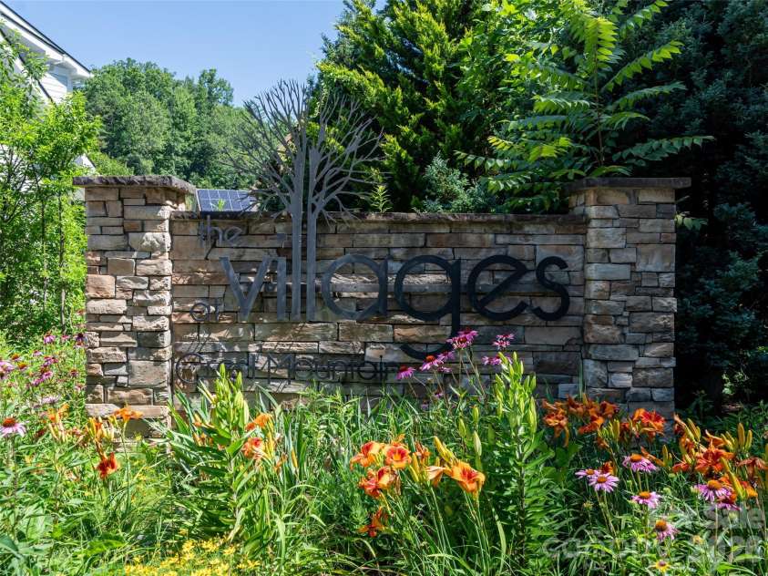 51 Verde Drive, Asheville, NC 28806.  MLS# CAR4400901, YatesRealty ID 35255. Eco-friendly development