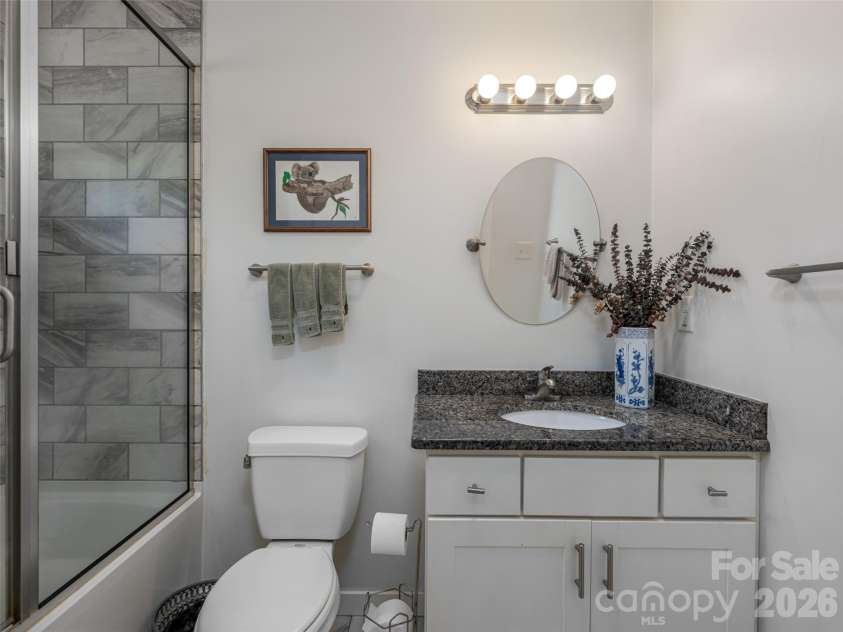 51 Verde Drive, Asheville, NC 28806.  MLS# CAR4400901, YatesRealty ID 35255. Guest bath