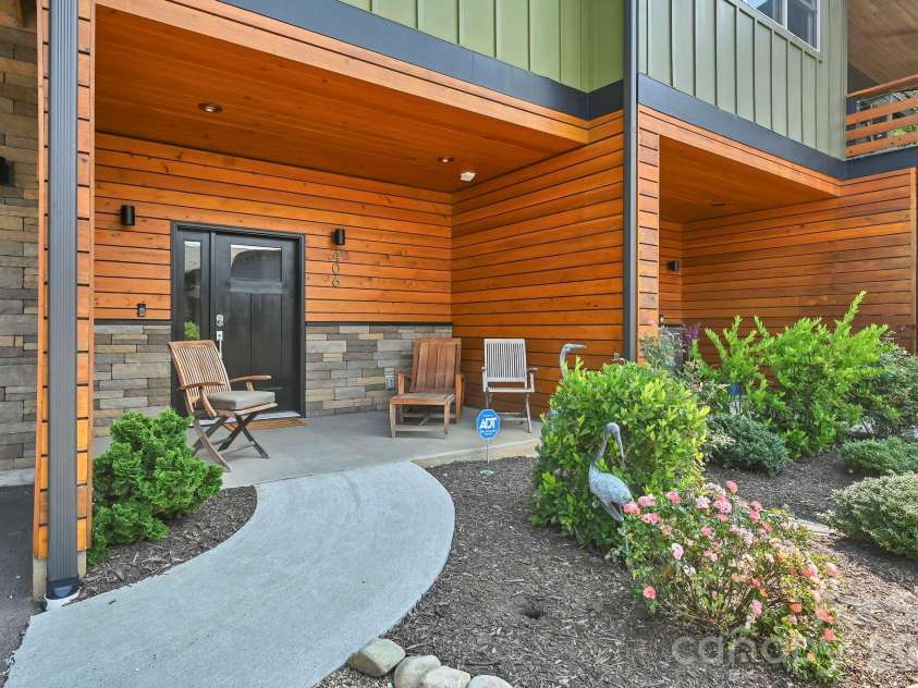 406 Kessler Place, Asheville, NC 28804.  MLS# CAR4398574, YatesRealty ID 35257. 