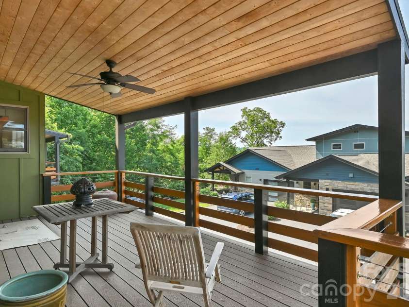 406 Kessler Place, Asheville, NC 28804.  MLS# CAR4398574, YatesRealty ID 35257. 