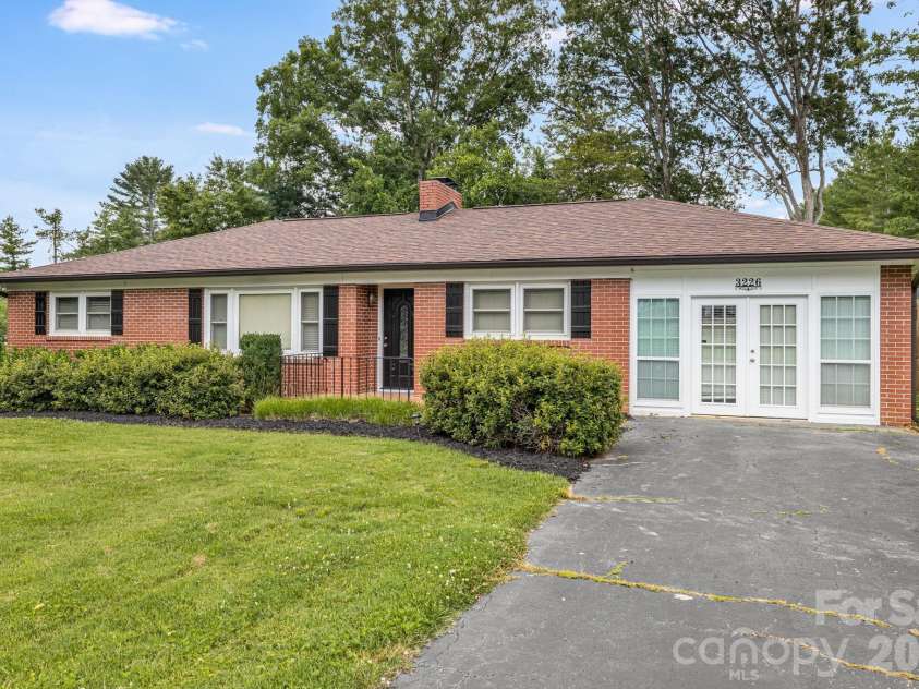 3226 Charlyne Drive, Hendersonville, NC 28792.  MLS# CAR4335660, YatesRealty ID 35258. 
