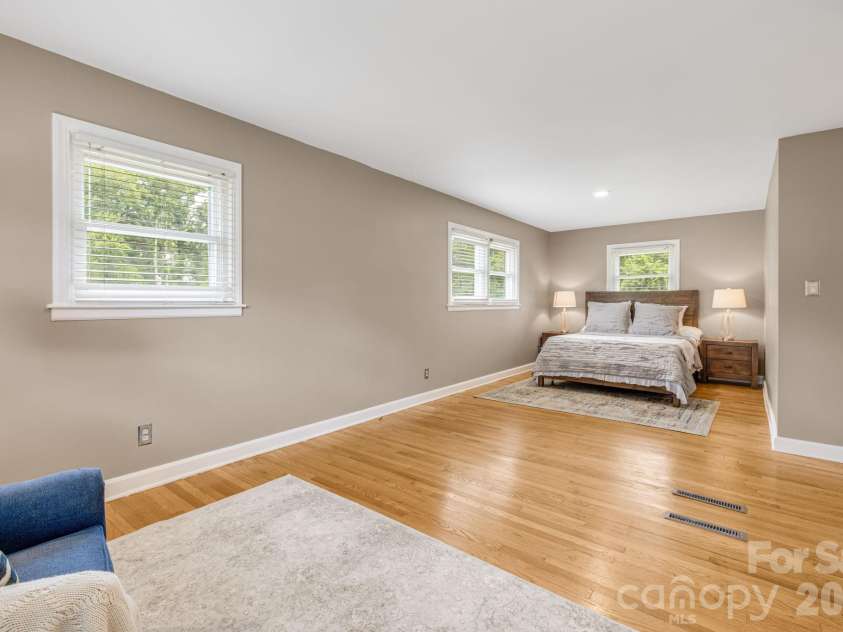 3226 Charlyne Drive, Hendersonville, NC 28792.  MLS# CAR4335660, YatesRealty ID 35258. 
