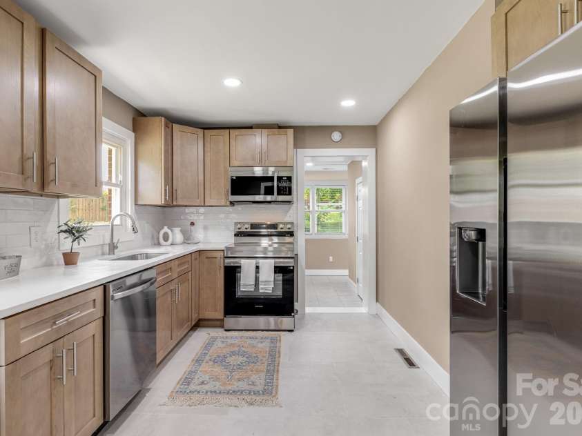 3226 Charlyne Drive, Hendersonville, NC 28792.  MLS# CAR4335660, YatesRealty ID 35258. 