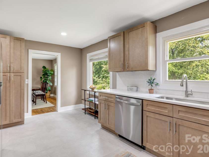 3226 Charlyne Drive, Hendersonville, NC 28792.  MLS# CAR4335660, YatesRealty ID 35258. 