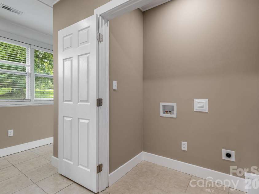 3226 Charlyne Drive, Hendersonville, NC 28792.  MLS# CAR4335660, YatesRealty ID 35258. 