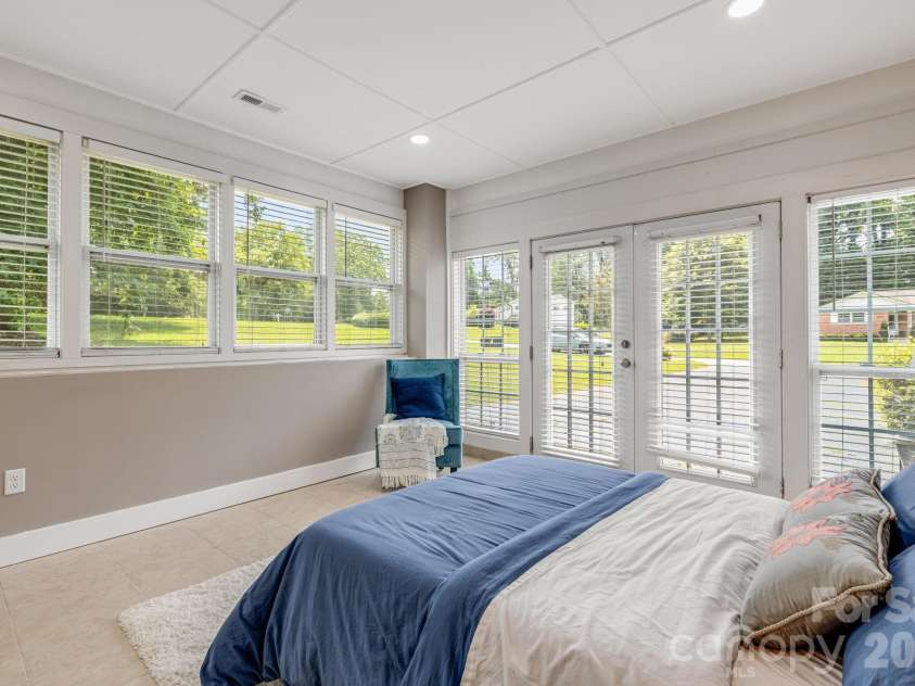 3226 Charlyne Drive, Hendersonville, NC 28792.  MLS# CAR4335660, YatesRealty ID 35258. 