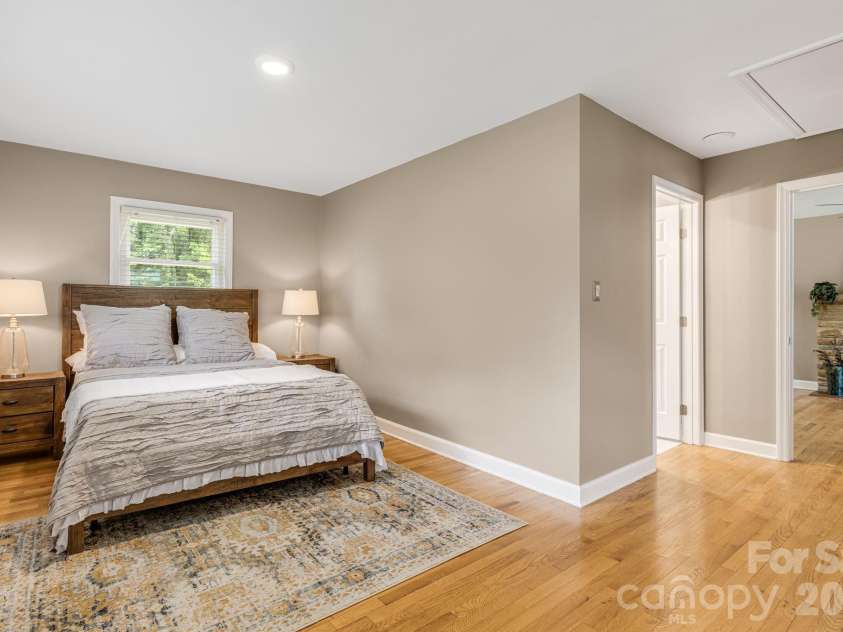 3226 Charlyne Drive, Hendersonville, NC 28792.  MLS# CAR4335660, YatesRealty ID 35258. 