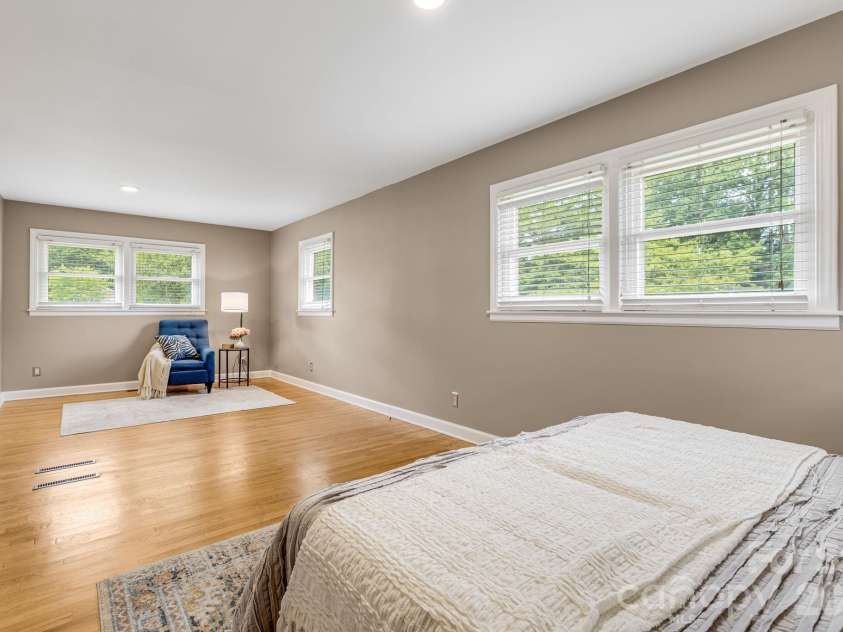 3226 Charlyne Drive, Hendersonville, NC 28792.  MLS# CAR4335660, YatesRealty ID 35258. 