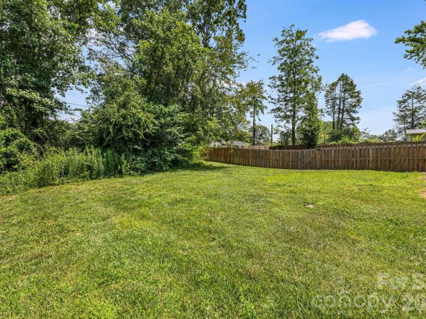 3226 Charlyne Drive, Hendersonville, NC 28792.  MLS# CAR4335660, YatesRealty ID 35258. 