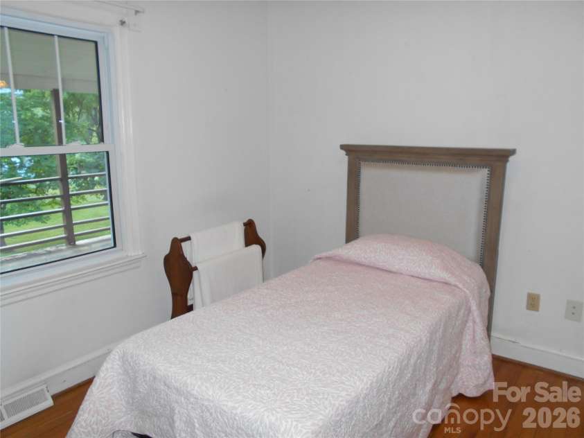 18 Herron Street, Black Mountain, NC 28711.  MLS# CAR4357548, YatesRealty ID 35259. Guest bedroom