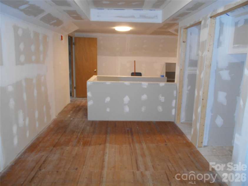 18 Herron Street, Black Mountain, NC 28711.  MLS# CAR4357548, YatesRealty ID 35259. So many options for this upper floor space