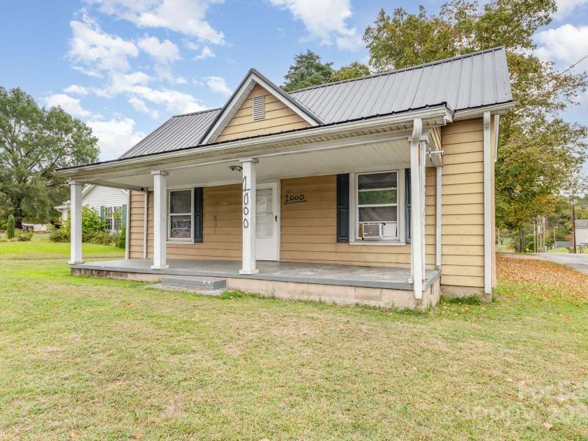 1209 3rd Street, Spencer, NC 28159.  MLS# CAR4312729, YatesRealty ID 3526. 