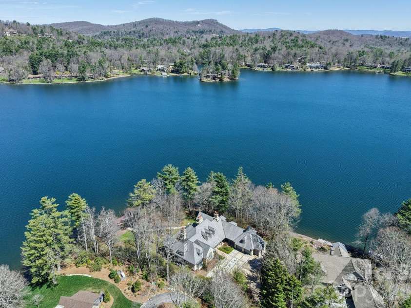 138 Indian Trace, Lake Toxaway, NC 28747.  MLS# CAR4361067, YatesRealty ID 35260. 