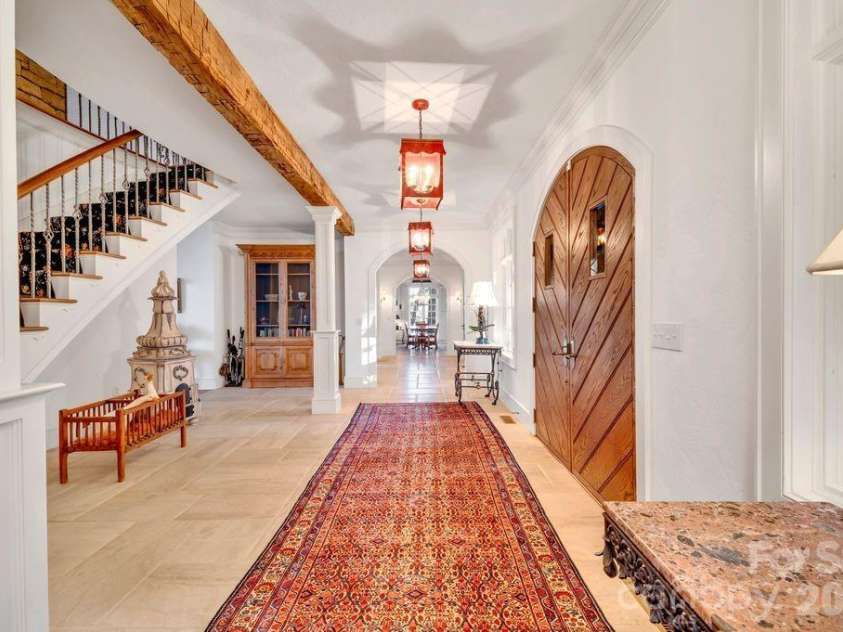 138 Indian Trace, Lake Toxaway, NC 28747.  MLS# CAR4361067, YatesRealty ID 35260. 