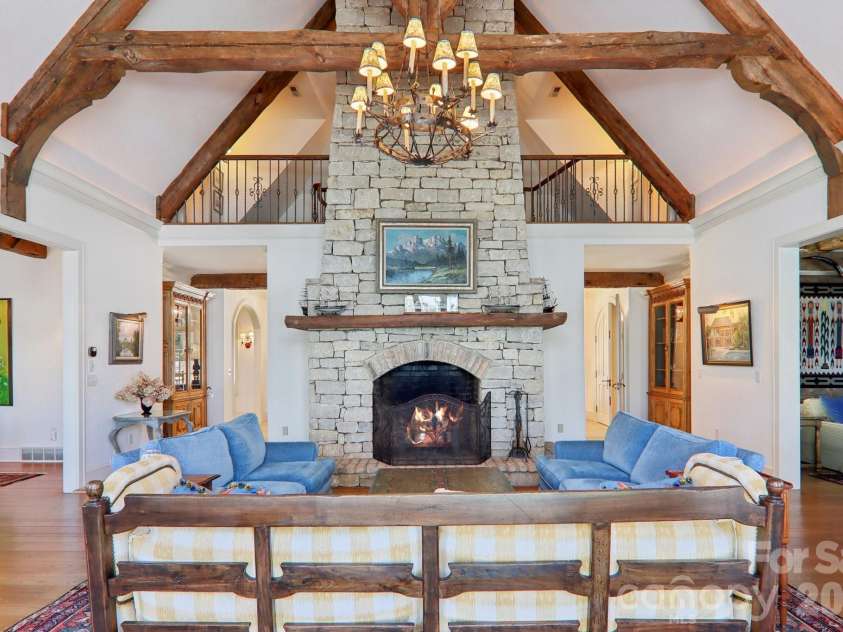 138 Indian Trace, Lake Toxaway, NC 28747.  MLS# CAR4361067, YatesRealty ID 35260. 