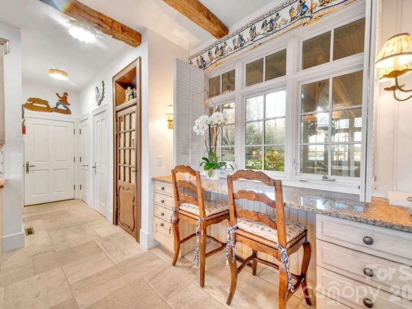 138 Indian Trace, Lake Toxaway, NC 28747.  MLS# CAR4361067, YatesRealty ID 35260. 