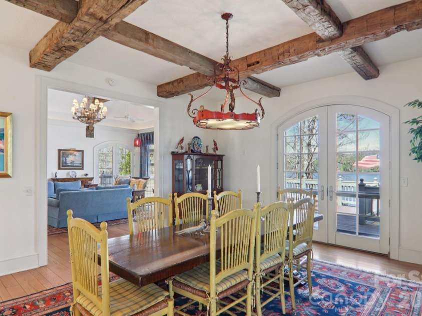 138 Indian Trace, Lake Toxaway, NC 28747.  MLS# CAR4361067, YatesRealty ID 35260. 
