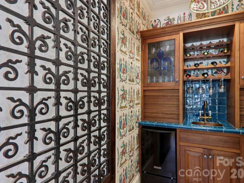 138 Indian Trace, Lake Toxaway, NC 28747.  MLS# CAR4361067, YatesRealty ID 35260. 