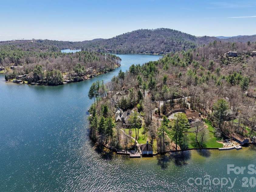 138 Indian Trace, Lake Toxaway, NC 28747.  MLS# CAR4361067, YatesRealty ID 35260. 