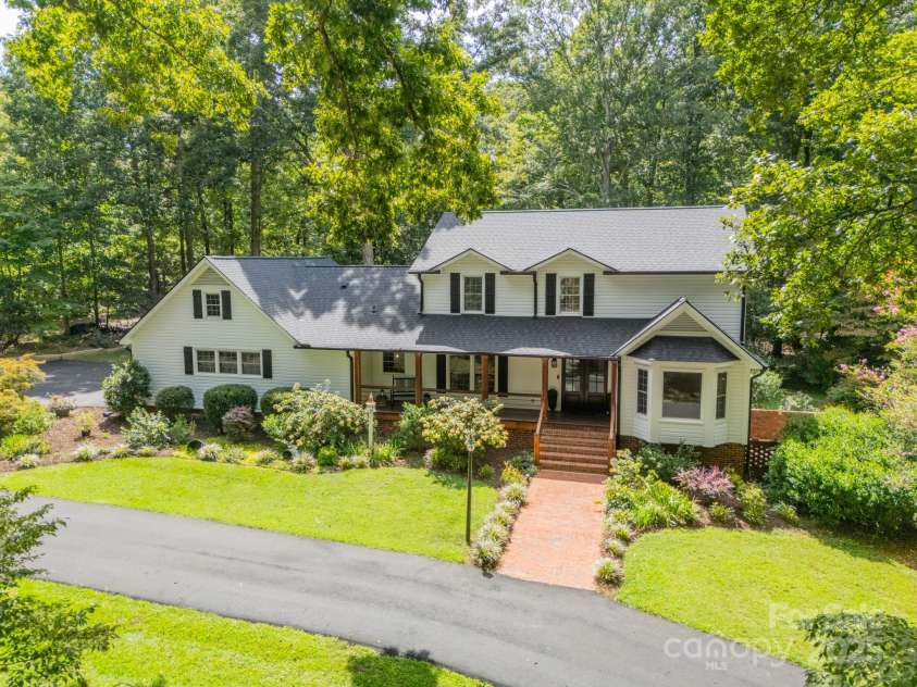 8504 Viking Drive, Waxhaw, NC 28173.  MLS# CAR4295832, YatesRealty ID 35260. 