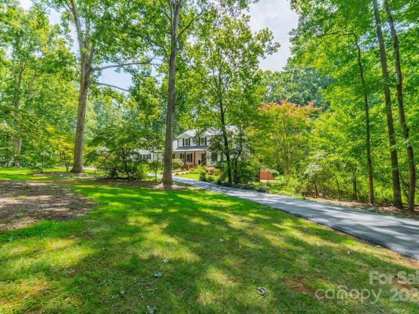 8504 Viking Drive, Waxhaw, NC 28173.  MLS# CAR4295832, YatesRealty ID 35260. 