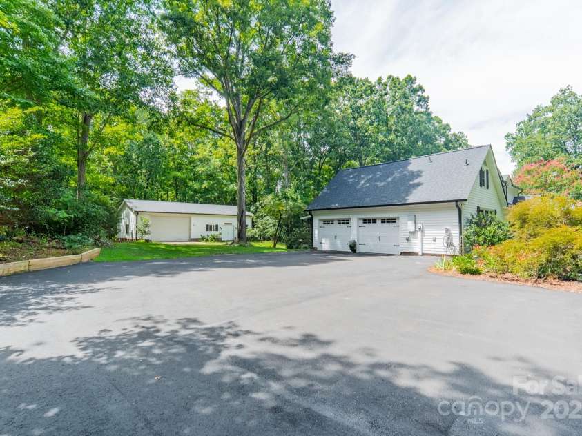 8504 Viking Drive, Waxhaw, NC 28173.  MLS# CAR4295832, YatesRealty ID 35260. 