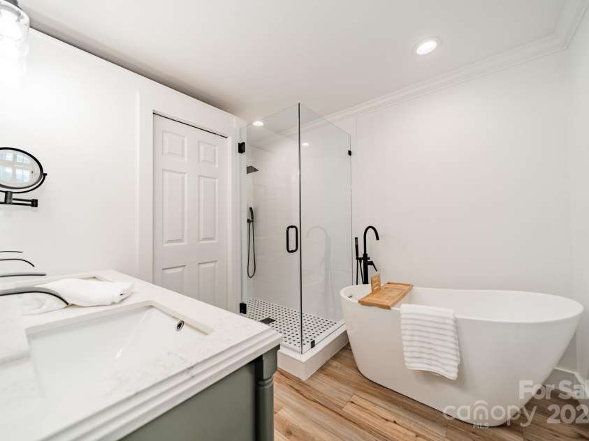 8504 Viking Drive, Waxhaw, NC 28173.  MLS# CAR4295832, YatesRealty ID 35260. 