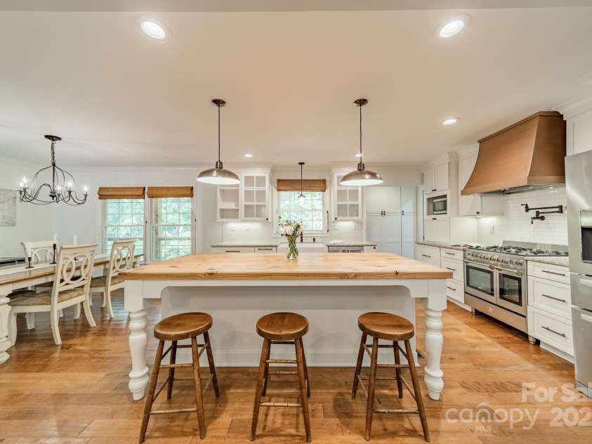 8504 Viking Drive, Waxhaw, NC 28173.  MLS# CAR4295832, YatesRealty ID 35260. 