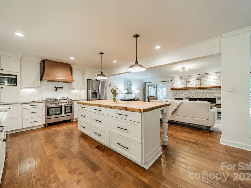 8504 Viking Drive, Waxhaw, NC 28173.  MLS# CAR4295832, YatesRealty ID 35260. 