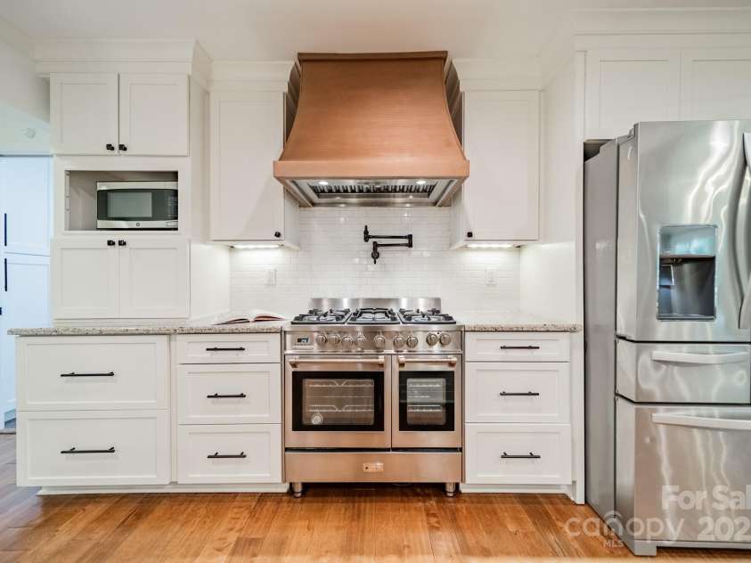 8504 Viking Drive, Waxhaw, NC 28173.  MLS# CAR4295832, YatesRealty ID 35260. 