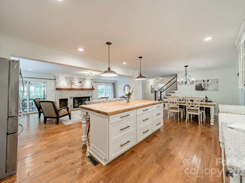 8504 Viking Drive, Waxhaw, NC 28173.  MLS# CAR4295832, YatesRealty ID 35260. 