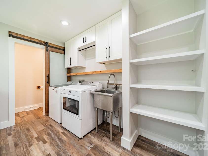 8504 Viking Drive, Waxhaw, NC 28173.  MLS# CAR4295832, YatesRealty ID 35260. 