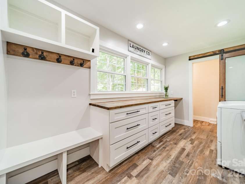 8504 Viking Drive, Waxhaw, NC 28173.  MLS# CAR4295832, YatesRealty ID 35260. 