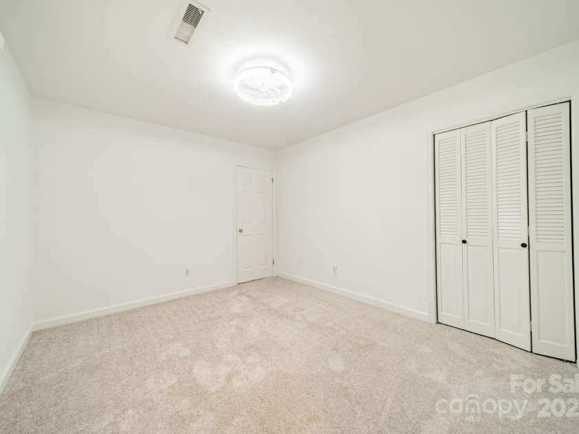 8504 Viking Drive, Waxhaw, NC 28173.  MLS# CAR4295832, YatesRealty ID 35260. 