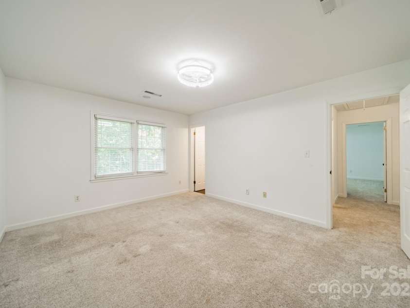 8504 Viking Drive, Waxhaw, NC 28173.  MLS# CAR4295832, YatesRealty ID 35260. 