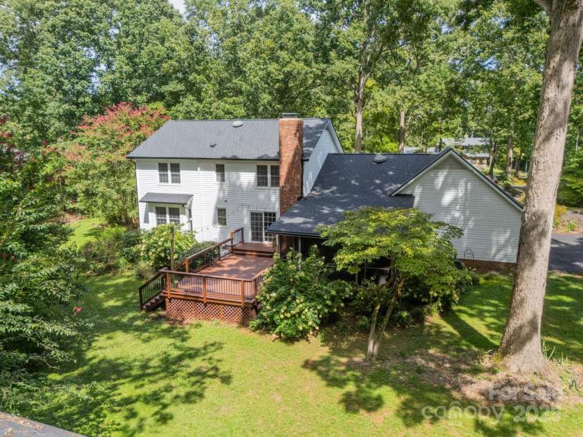 8504 Viking Drive, Waxhaw, NC 28173.  MLS# CAR4295832, YatesRealty ID 35260. 