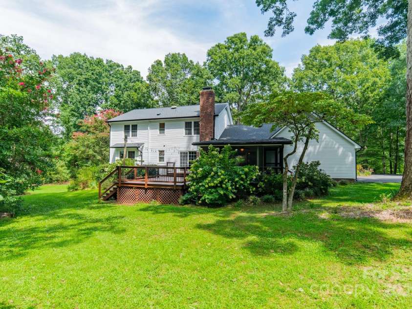 8504 Viking Drive, Waxhaw, NC 28173.  MLS# CAR4295832, YatesRealty ID 35260. 