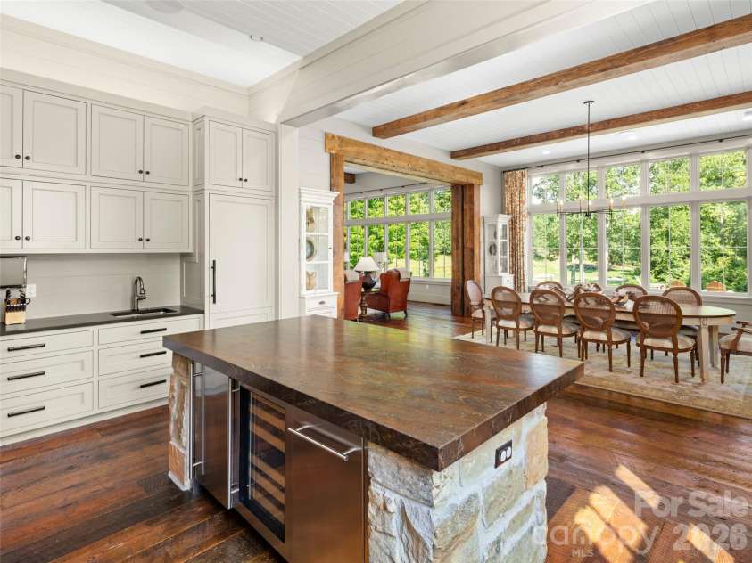 332 Walnut Valley Parkway, Arden, NC 28704.  MLS# CAR4396181, YatesRealty ID 35261. 