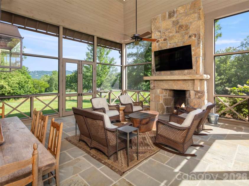 332 Walnut Valley Parkway, Arden, NC 28704.  MLS# CAR4396181, YatesRealty ID 35261. 