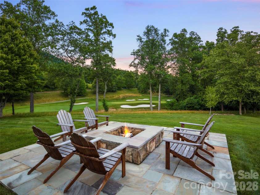 332 Walnut Valley Parkway, Arden, NC 28704.  MLS# CAR4396181, YatesRealty ID 35261. 