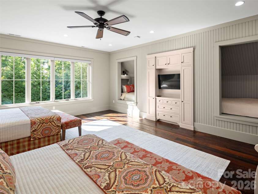332 Walnut Valley Parkway, Arden, NC 28704.  MLS# CAR4396181, YatesRealty ID 35261. 