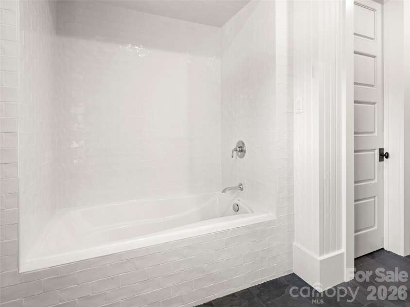 332 Walnut Valley Parkway, Arden, NC 28704.  MLS# CAR4396181, YatesRealty ID 35261. 