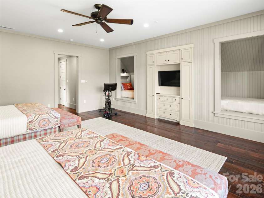 332 Walnut Valley Parkway, Arden, NC 28704.  MLS# CAR4396181, YatesRealty ID 35261. 