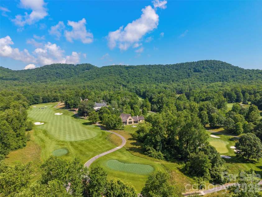 332 Walnut Valley Parkway, Arden, NC 28704.  MLS# CAR4396181, YatesRealty ID 35261. 