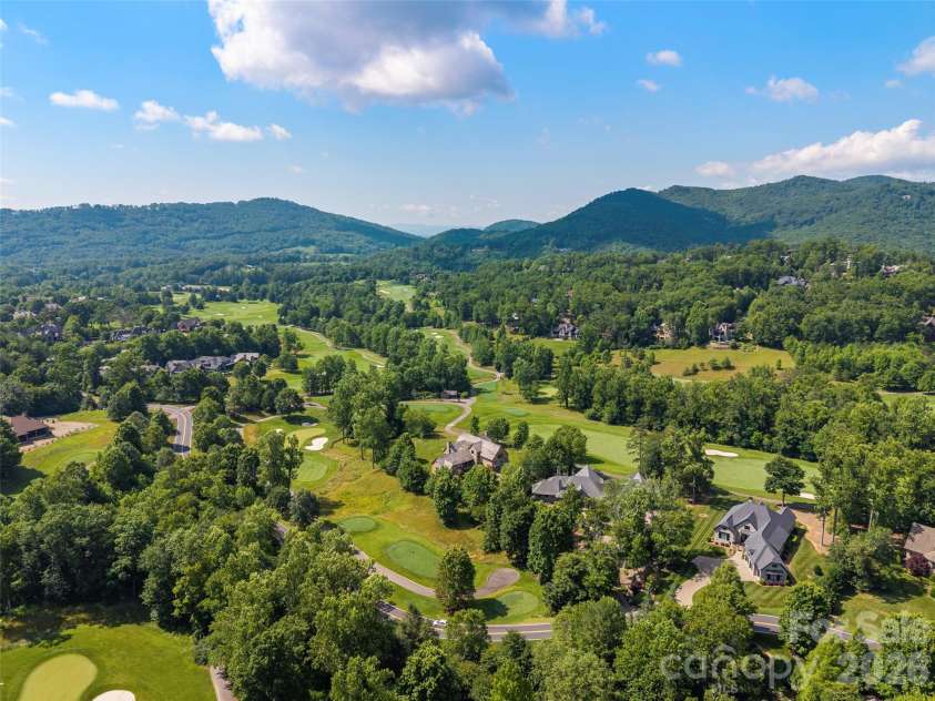 332 Walnut Valley Parkway, Arden, NC 28704.  MLS# CAR4396181, YatesRealty ID 35261. 