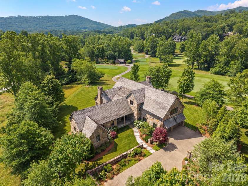 332 Walnut Valley Parkway, Arden, NC 28704.  MLS# CAR4396181, YatesRealty ID 35261. 